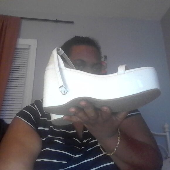 White platforms open toed shoes. - Picture 3 of 5